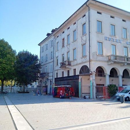 Palazzo Clerici Luino Exterior foto